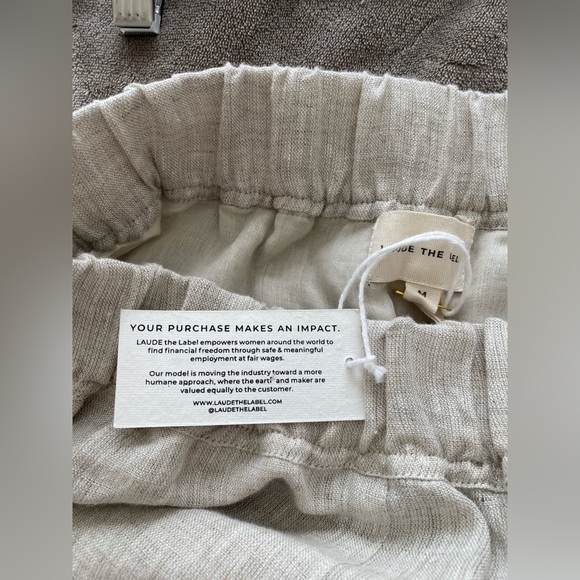 SOLD! NWT Laude the Label- Everyday Crop pants in Natural Linen, Size Medium - Picture 5 of 6